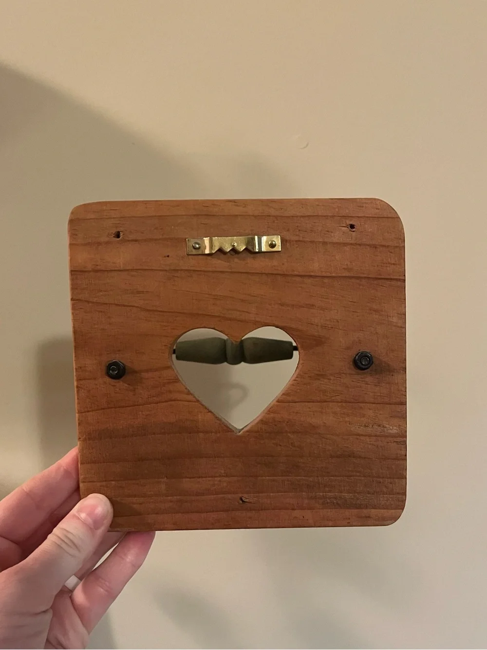Vintage Wooden Heart-Cutout Wall Hanging Towel Holder